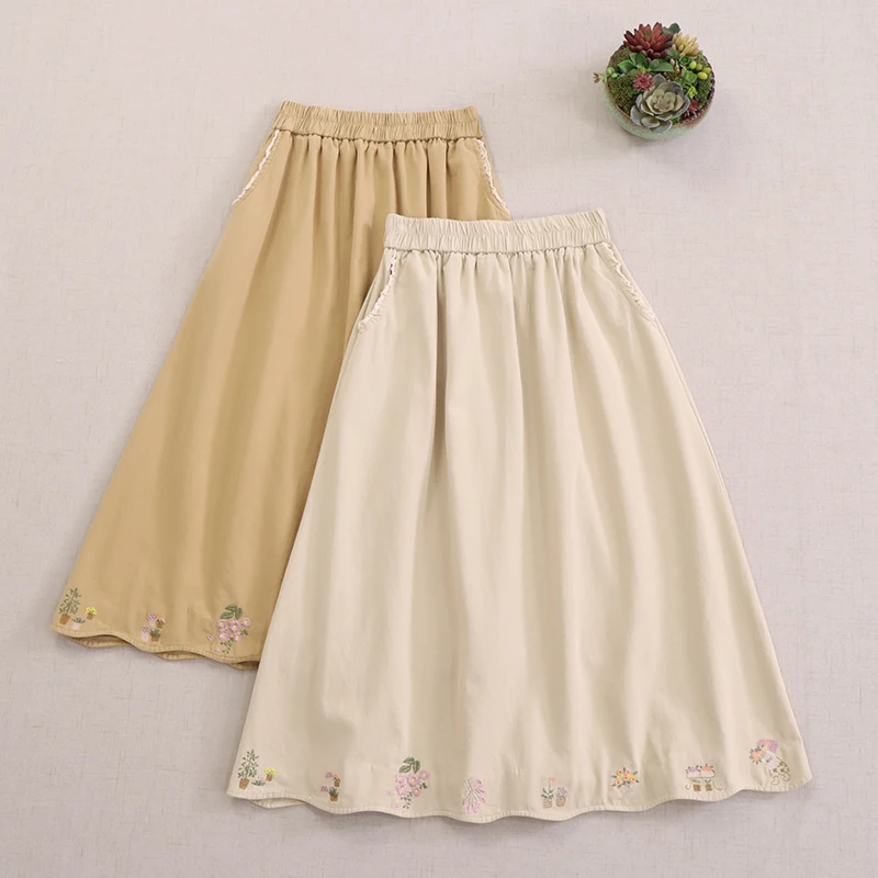 Japanse Vintage Mori Girl Flower Embroidery Hem Solid Color Skirts Women Harajuku Elastic Waist Casual Loose A-Line Midi Skirts
Japanse Vintage Mori Girl Flower Embroidery Hem Solid Color Skirts Women Harajuku Elastic Waist Casual Loose A-Line Midi Skirts