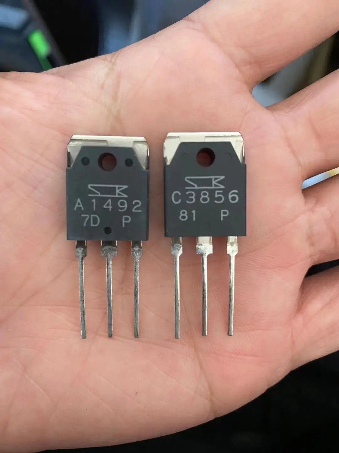 10pair/30pair Original new Sanken power amplifier on the tube 2SA1492/2SC3856 Y/P sound on the tube free shipping
10pair/30pair Original new Sanken power amplifier on the tube 2SA1492/2SC3856 Y/P sound on the tube free shipping