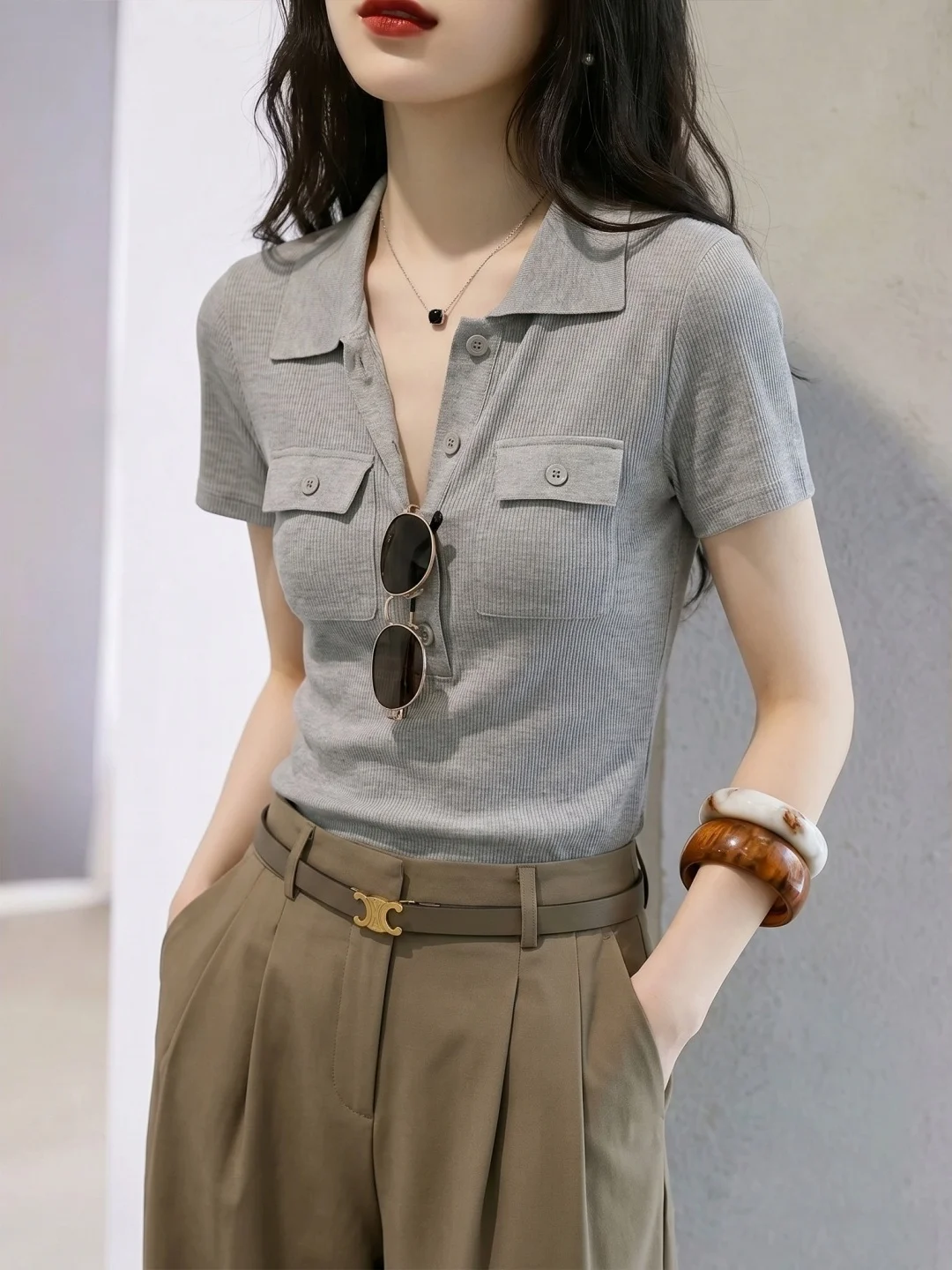 Summer 2026 Ice Silk Knitted Neck Short Sleeve Slimming Top for Women Stylish Ageless Korean Style Straight Cut Commute ...
Summer 2026 Ice Silk Knitted Neck Short Sleeve Slimming Top for Women Stylish Ageless Korean Style Straight Cut Commute ...