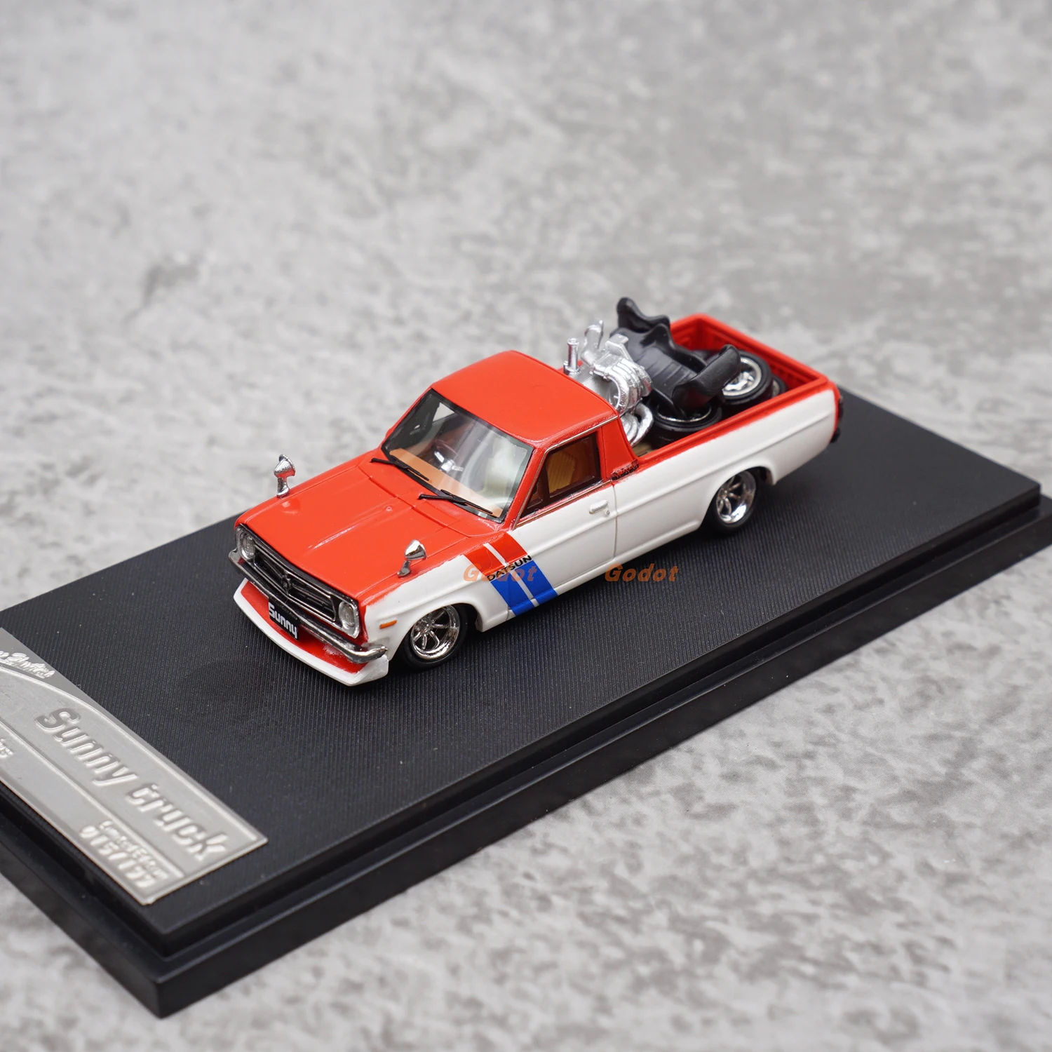 SH 1:64 Scale Resin Datsun Pickup Truck Transport Vehicle Toys Cars Model Classics Nostalgia Adult Gifts Souvenir Static Display
SH 1:64 Scale Resin Datsun Pickup Truck Transport Vehicle Toys Cars Model Classics Nostalgia Adult Gifts Souvenir Static Display