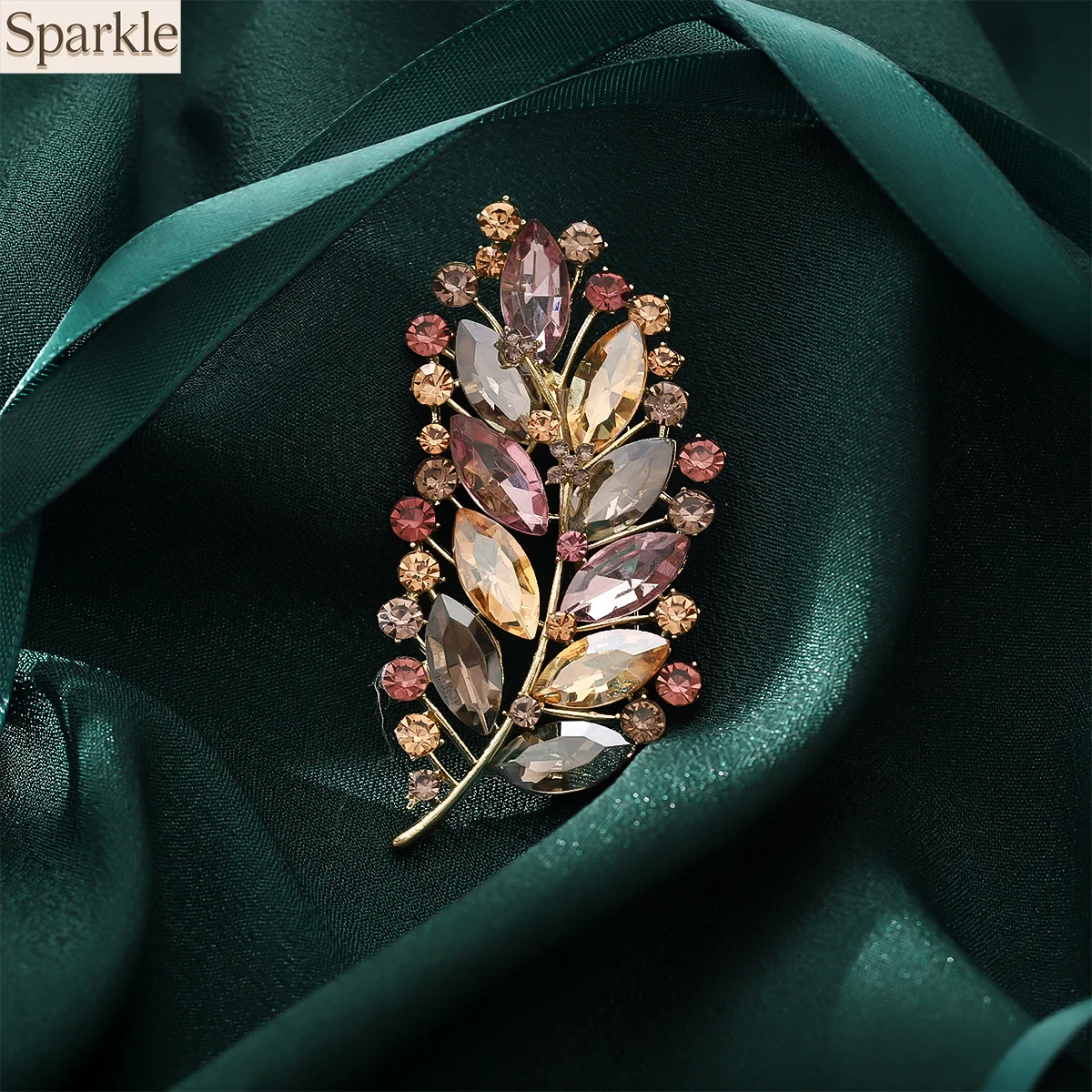 Vintage Crystal Leaf Brooch for Women High-end Exquisite New Brooch Niche Anti-slip Pin Elegant Suit Accessory Fashion Jewelry
Vintage Crystal Leaf Brooch for Women High-end Exquisite New Brooch Niche Anti-slip Pin Elegant Suit Accessory Fashion Jewelry