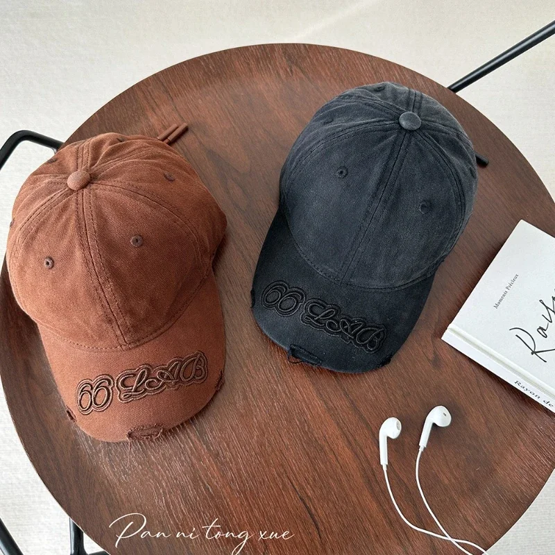 2026 Street Letters Holes Retro Washed Old Cap Female Korean Version Couple Big Head Circumference Baseball Cap Male Face Small
2026 Street Letters Holes Retro Washed Old Cap Female Korean Version Couple Big Head Circumference Baseball Cap Male Face Small
