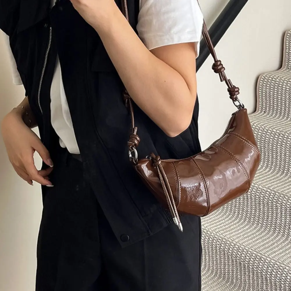 Elegant Vintage Croissant Crossbody Bag Pu Leather Solid Color Dumpling Shoulder Bag Casual Retro Women's Handbag Women
Elegant Vintage Croissant Crossbody Bag Pu Leather Solid Color Dumpling Shoulder Bag Casual Retro Women's Handbag Women