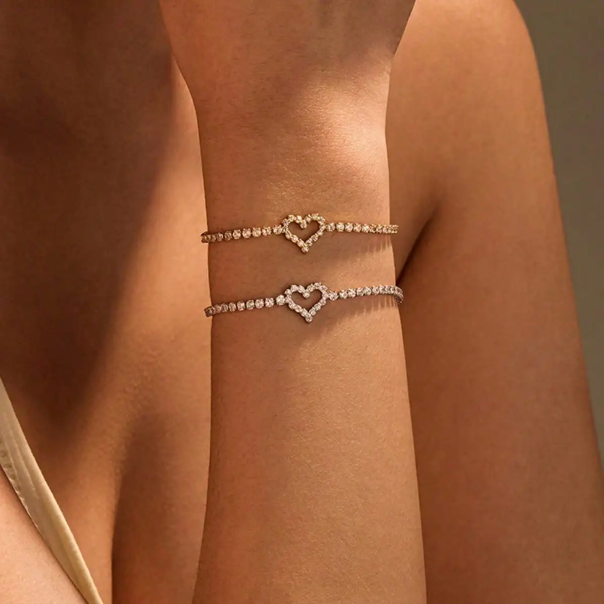 INS-Style Classic Heart Titanium Steel Bracelet, Couple Matching Luxury Stainless Steel Bangle Jewelry
INS-Style Classic Heart Titanium Steel Bracelet, Couple Matching Luxury Stainless Steel Bangle Jewelry