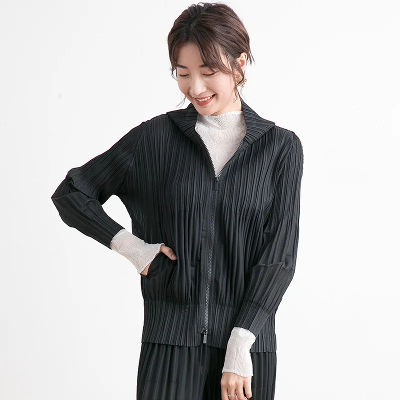 Jacket For Women Hooded Autumn New Miyake Pleated Stretch Loose Solid Color zipper Casual Outerwear Black Grey
Jacket For Women Hooded Autumn New Miyake Pleated Stretch Loose Solid Color zipper Casual Outerwear Black Grey