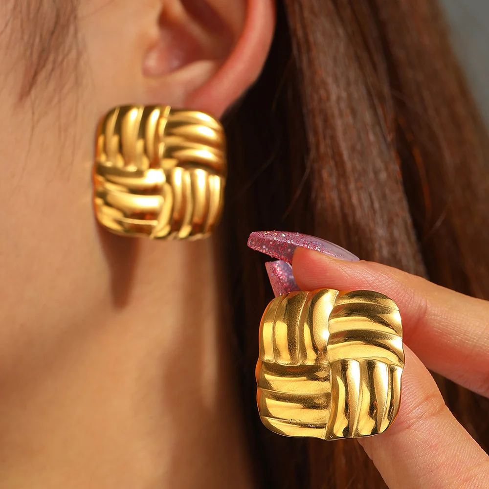 1 Pair Square Weave Stripe Earrings Gold Color Geometric Stainless Steel Stud Earrings Antique Women's Wear Gifts Pendientes
1 Pair Square Weave Stripe Earrings Gold Color Geometric Stainless Steel Stud Earrings Antique Women's Wear Gifts Pendientes