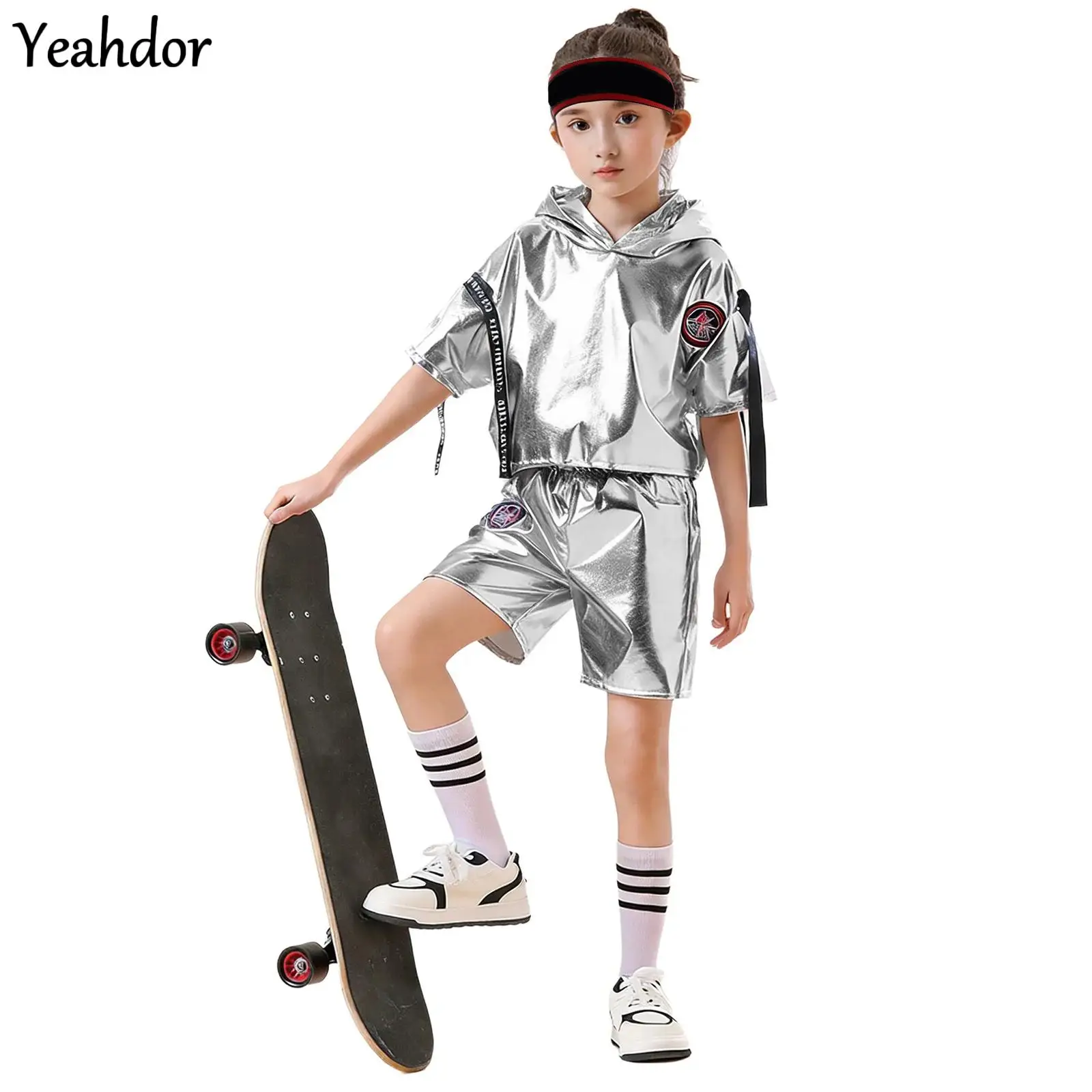 Unisex Boys Girls Street Jazz Hip Hop Outfit Metallic Gloss Short Sleeve Hooded Pullover Top with Shorts Sock Modern Dancewear
Unisex Boys Girls Street Jazz Hip Hop Outfit Metallic Gloss Short Sleeve Hooded Pullover Top with Shorts Sock Modern Dancewear