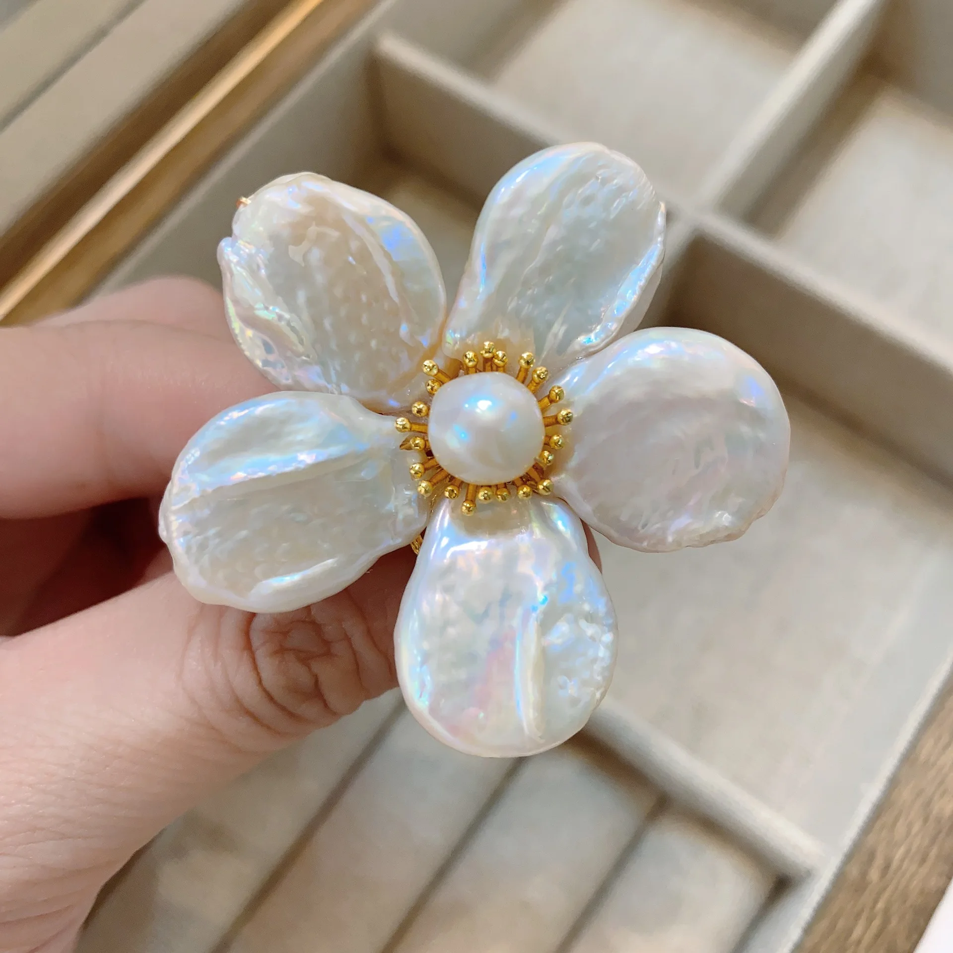 Brass Retro Natural Pearl Flower Brooches Women Jewelry Punk Party T Show Gown Runway Trendy Korean Japan Israel
Brass Retro Natural Pearl Flower Brooches Women Jewelry Punk Party T Show Gown Runway Trendy Korean Japan Israel