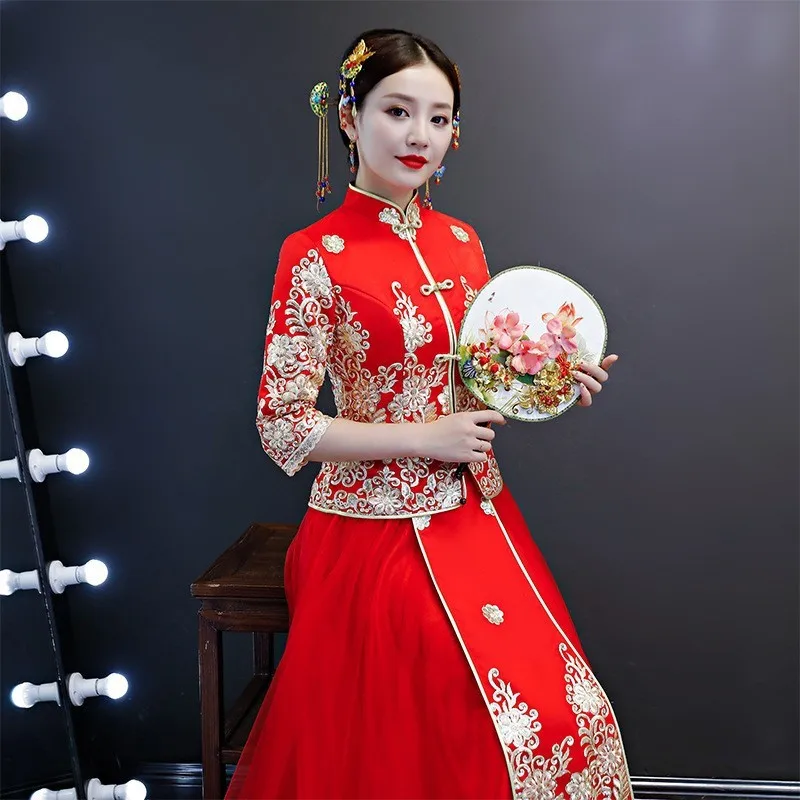 A new style of Chinese-style wine red modified cheongsam clothing
A new style of Chinese-style wine red modified cheongsam clothing