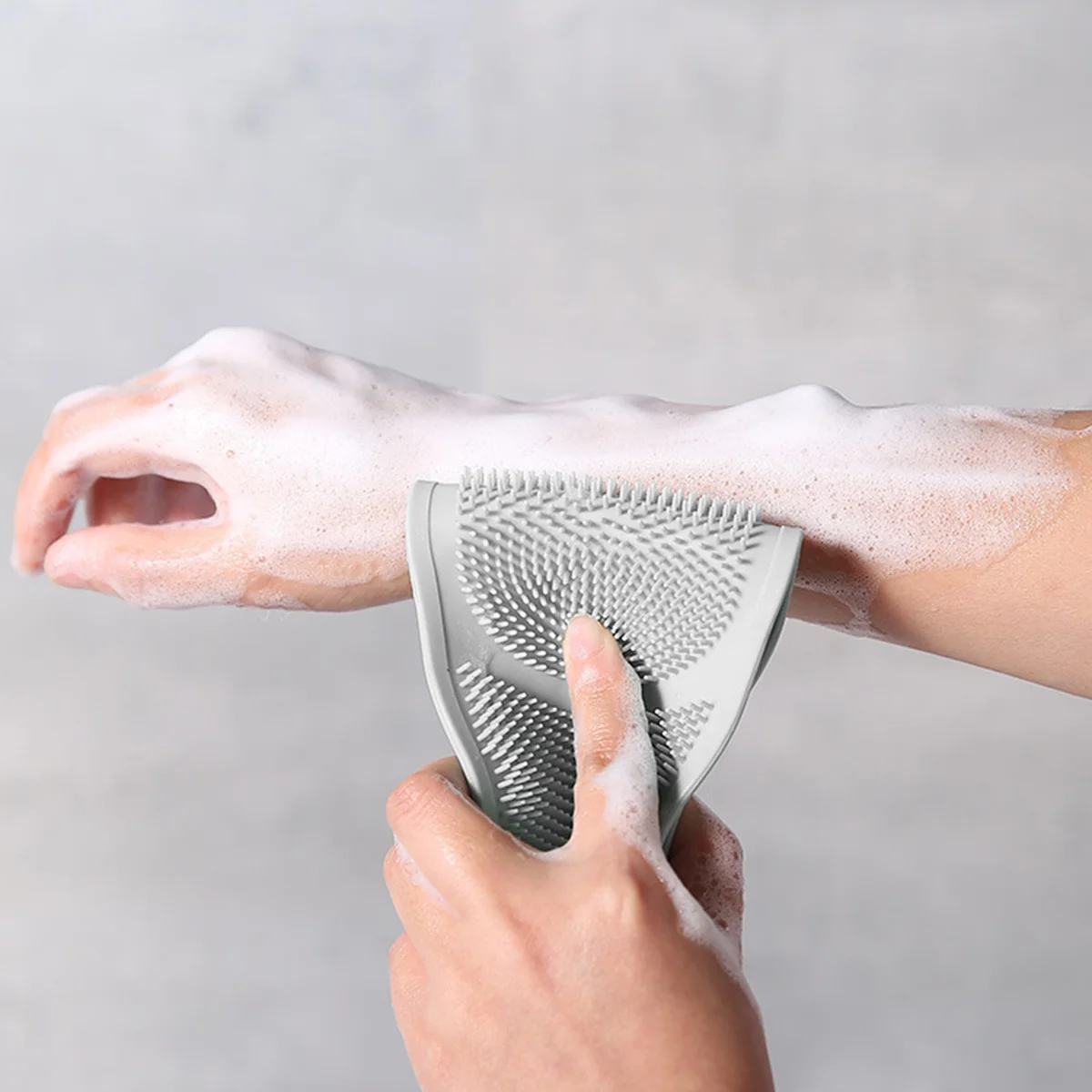 Силиконовое полотенце для душа на спине, длинная полоска, отшелушивающий скруббер для тела, прочный подвесной скруббер для ванны, легкая шея, плечи
Силиконовое полотенце для душа на спине, длинная полоска, отшелушивающий скруббер для тела, прочный подвесной скруббер для ванны, легкая шея, плечи