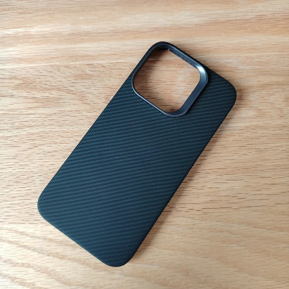 HKSN Kevlar phone cases for iPhone 15 pro case Carbon Fiber Ultra-thin Anti-Scratch Non-Slip Aramid Fiber luxury black case 05
HKSN Kevlar phone cases for iPhone 15 pro case Carbon Fiber Ultra-thin Anti-Scratch Non-Slip Aramid Fiber luxury black case 05