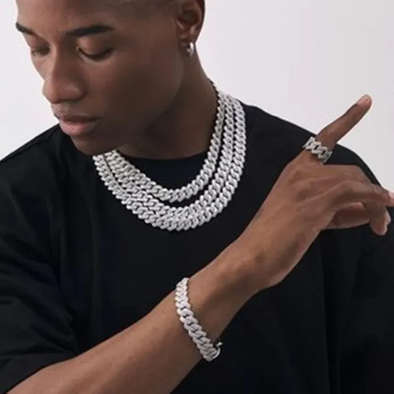 Iced Out Choker Link Chain 15MM Miami Curb Кубинские цепочки Bling Bling Ожерелье Браслет для мужчин Женщин Хип-хоп Ювелирные изделия Колье Подарки
Iced Out Choker Link Chain 15MM Miami Curb Кубинские цепочки Bling Bling Ожерелье Браслет для мужчин Женщин Хип-хоп Ювелирные изделия Колье Подарки