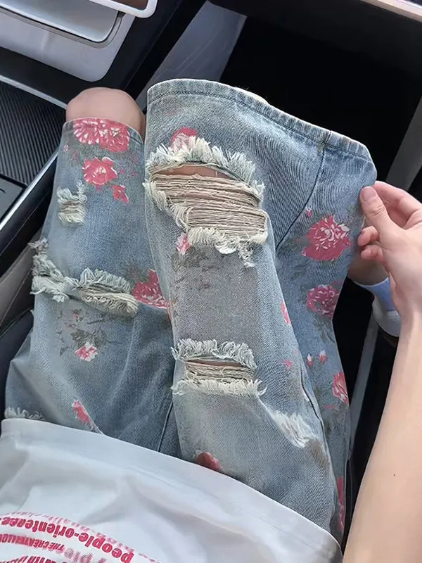 Floral Hole Denim Shorts Women's Summer High Waist Slimming Five-Quarter Casual Straight Leg Trendy Jeans Blue Color
Floral Hole Denim Shorts Women's Summer High Waist Slimming Five-Quarter Casual Straight Leg Trendy Jeans Blue Color