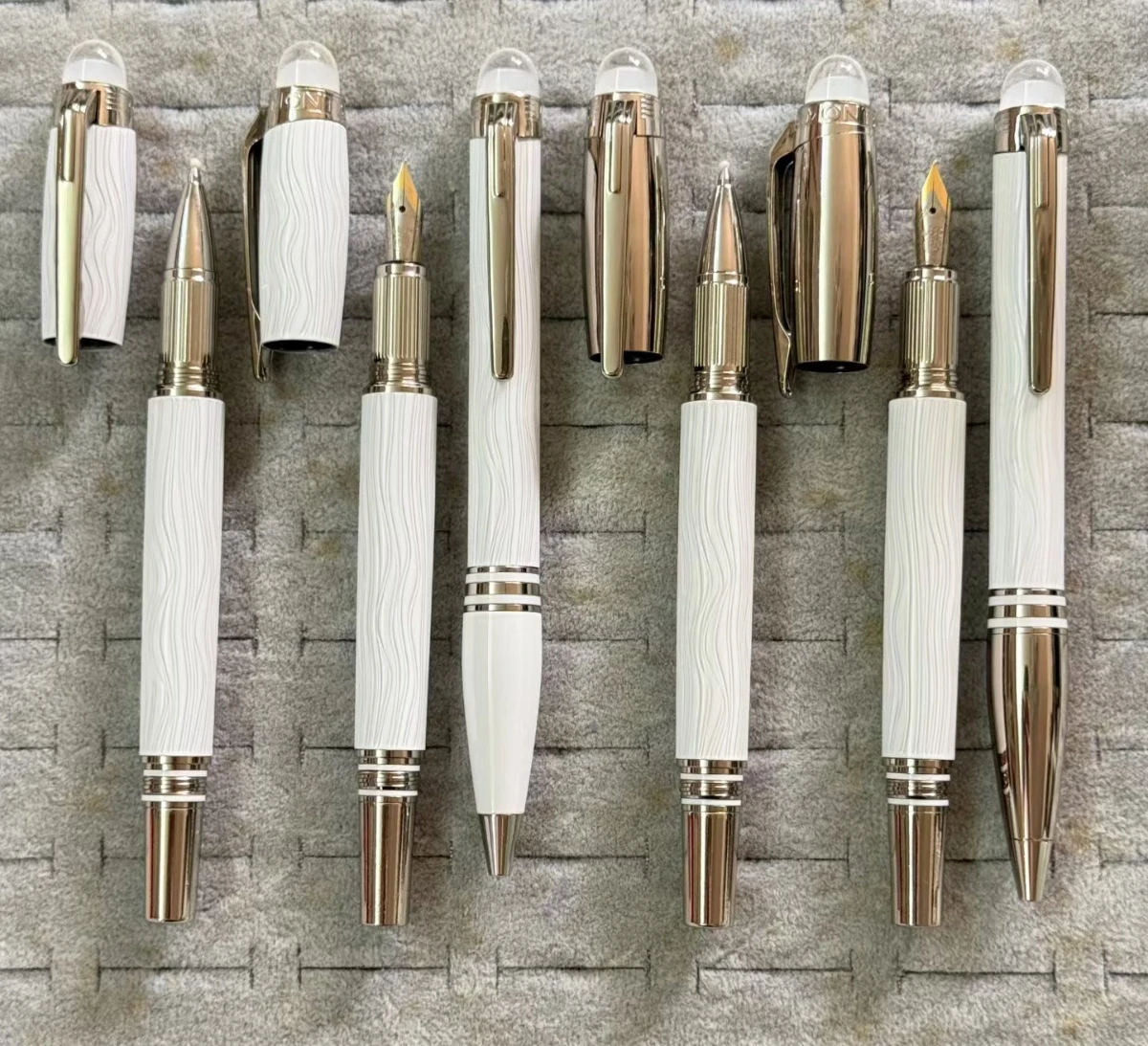 Luxury White Fountain Pen Premium Smooth Metal Writing Pen, High-end Business Signature Pen Office Stationery Collector Gift Pen
Luxury White Fountain Pen Premium Smooth Metal Writing Pen, High-end Business Signature Pen Office Stationery Collector Gift Pen