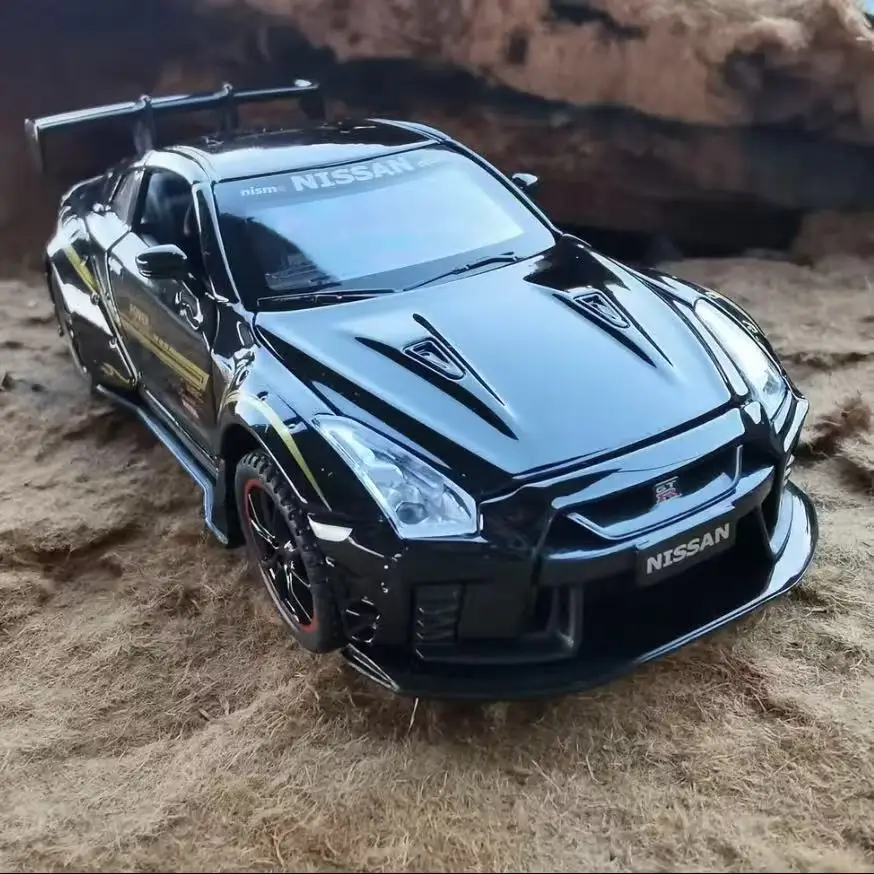 High Texture 1:32 GTR Alloy Super Car Model Diecast Pull Back Sound Light Toy Kids Gift New Style Collection for Boys
High Texture 1:32 GTR Alloy Super Car Model Diecast Pull Back Sound Light Toy Kids Gift New Style Collection for Boys