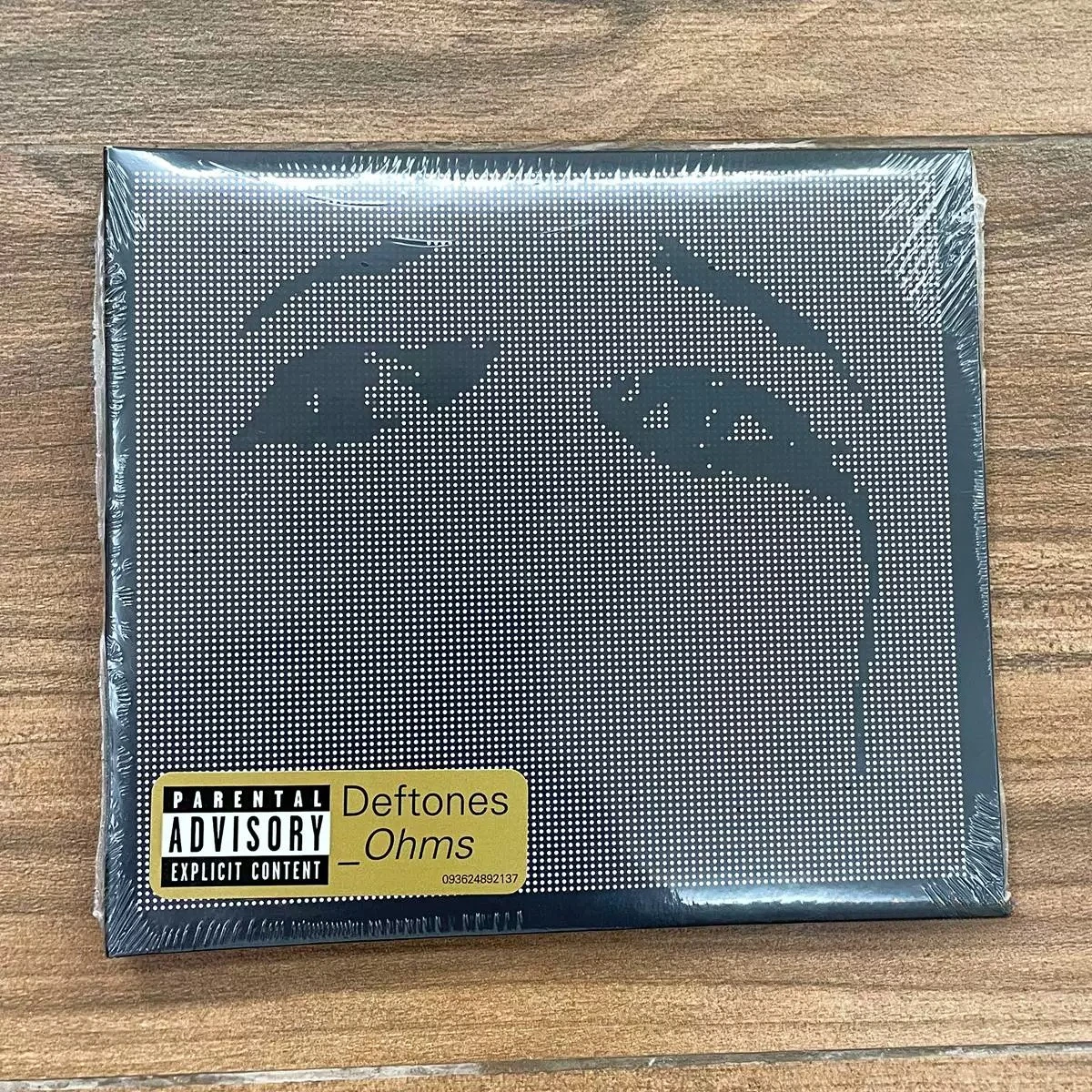 Ind. Deftones Ohms Music CD Album, Alternative Nu-Metal Rock Music Album. Great Gift for True Fan & Collector.
Ind. Deftones Ohms Music CD Album, Alternative Nu-Metal Rock Music Album. Great Gift for True Fan & Collector.