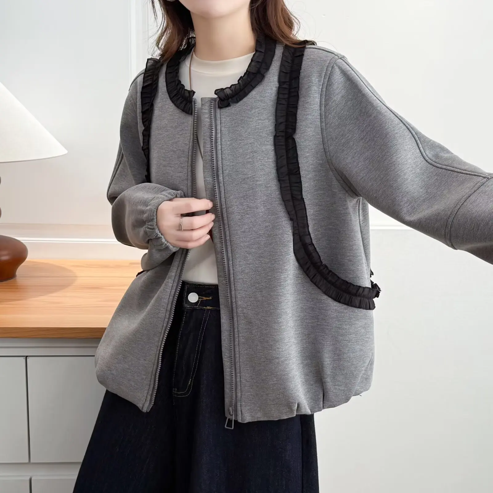 XXXXL модная женская флисовая куртка больших размеров, осенне-зимнее новое кружевное пальто с рюшами в корейском стиле 086
XXXXL модная женская флисовая куртка больших размеров, осенне-зимнее новое кружевное пальто с рюшами в корейском стиле 086