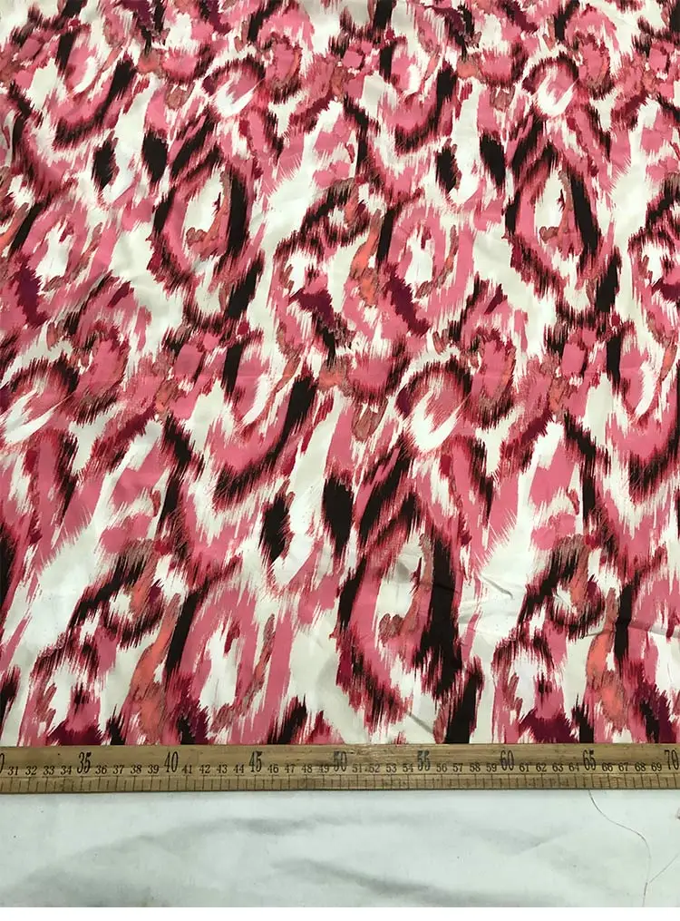 1 meter 100% Mulberry Silk 12 momme Habotai Habutai Silk Fabric Fashion Abstract Printed 140cm 55" wide by the yard CY020
1 meter 100% Mulberry Silk 12 momme Habotai Habutai Silk Fabric Fashion Abstract Printed 140cm 55" wide by the yard CY020