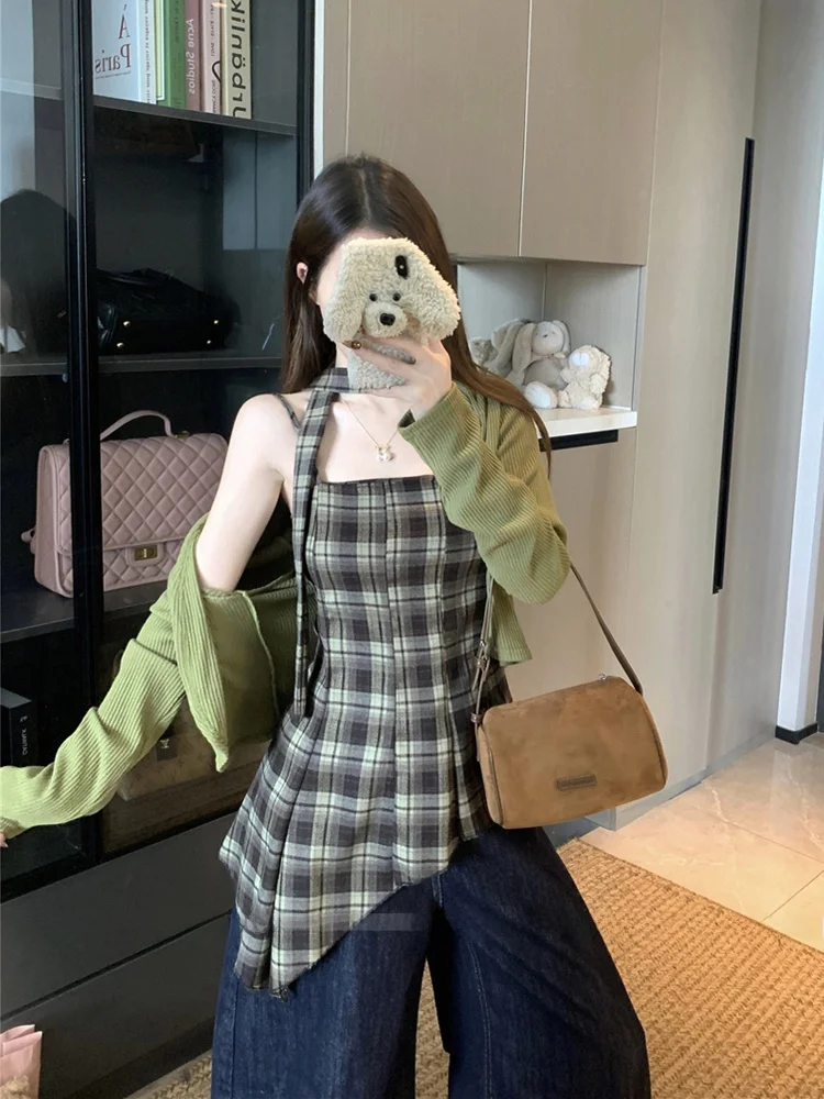 Retro Summer 2026 Women's Long Sleeve Wrap Cardigan Plaid off Shoulder Tank Top Two-Piece Set Casual Warm Fashion Outerwear
Retro Summer 2026 Women's Long Sleeve Wrap Cardigan Plaid off Shoulder Tank Top Two-Piece Set Casual Warm Fashion Outerwear