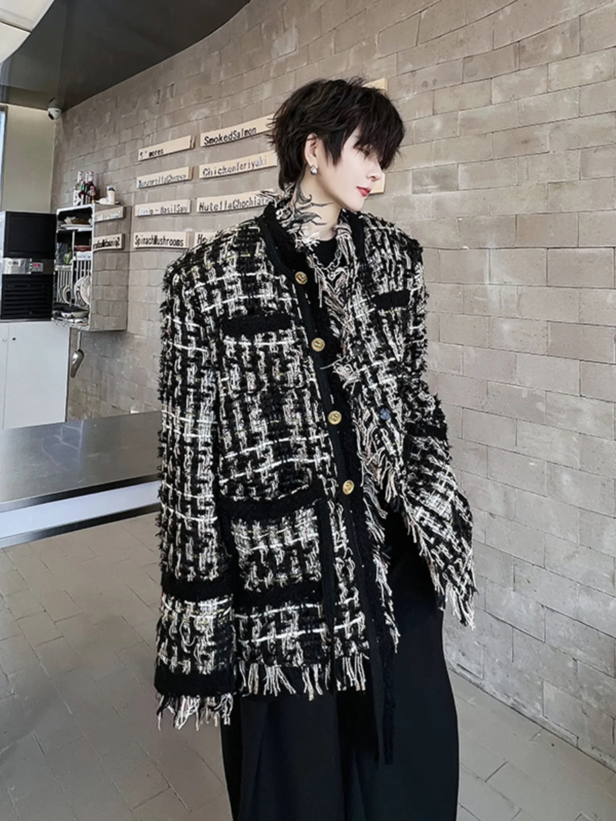 Мужская куртка Bla Gold Weave с бахромой и широкими лацканами, повседневная, свободного кроя, из высококачественного полиэстера, с длинными рукавами
Мужская куртка Bla Gold Weave с бахромой и широкими лацканами, повседневная, свободного кроя, из высококачественного полиэстера, с длинными рукавами