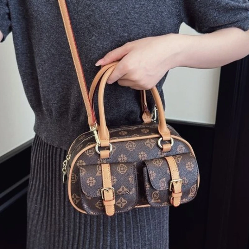 В этом году женская сумка-подушка в стиле ретро. Новый стиль 2025 года — популярная, универсальная и модная сумка для работы и путешествий.
В этом году женская сумка-подушка в стиле ретро. Новый стиль 2025 года — популярная, универсальная и модная сумка для работы и путешествий.