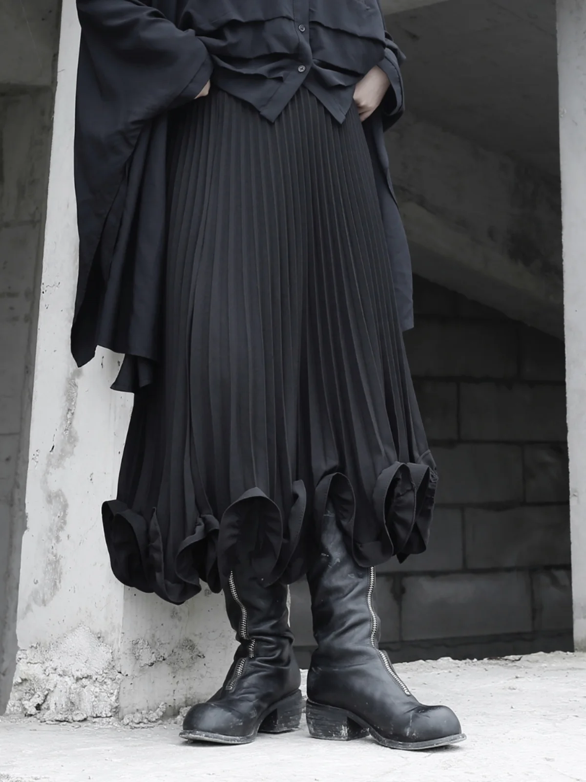 Slimming A-Line Midi Skirt Dark Series Simple Pleated Wood Grain Design Large Size Loose New 2025 Half-length Skirt
Slimming A-Line Midi Skirt Dark Series Simple Pleated Wood Grain Design Large Size Loose New 2025 Half-length Skirt