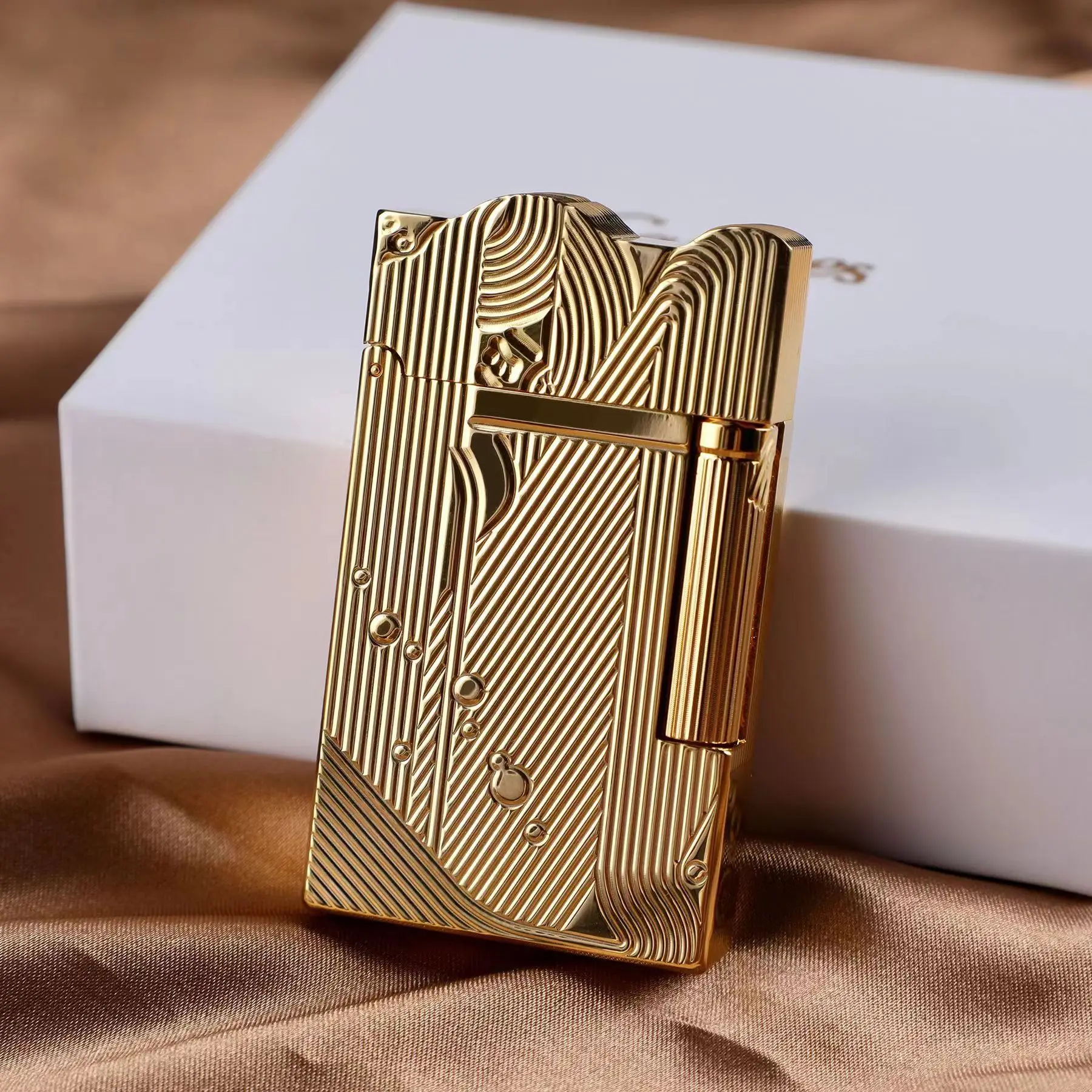 Зажигалки для сигарет Gold Sleep с рисунком русалки, газовые зажигалки для курения, классические металлические зажигалки со звуком, коллекция Fire Men
Зажигалки для сигарет Gold Sleep с рисунком русалки, газовые зажигалки для курения, классические металлические зажигалки со звуком, коллекция Fire Men
