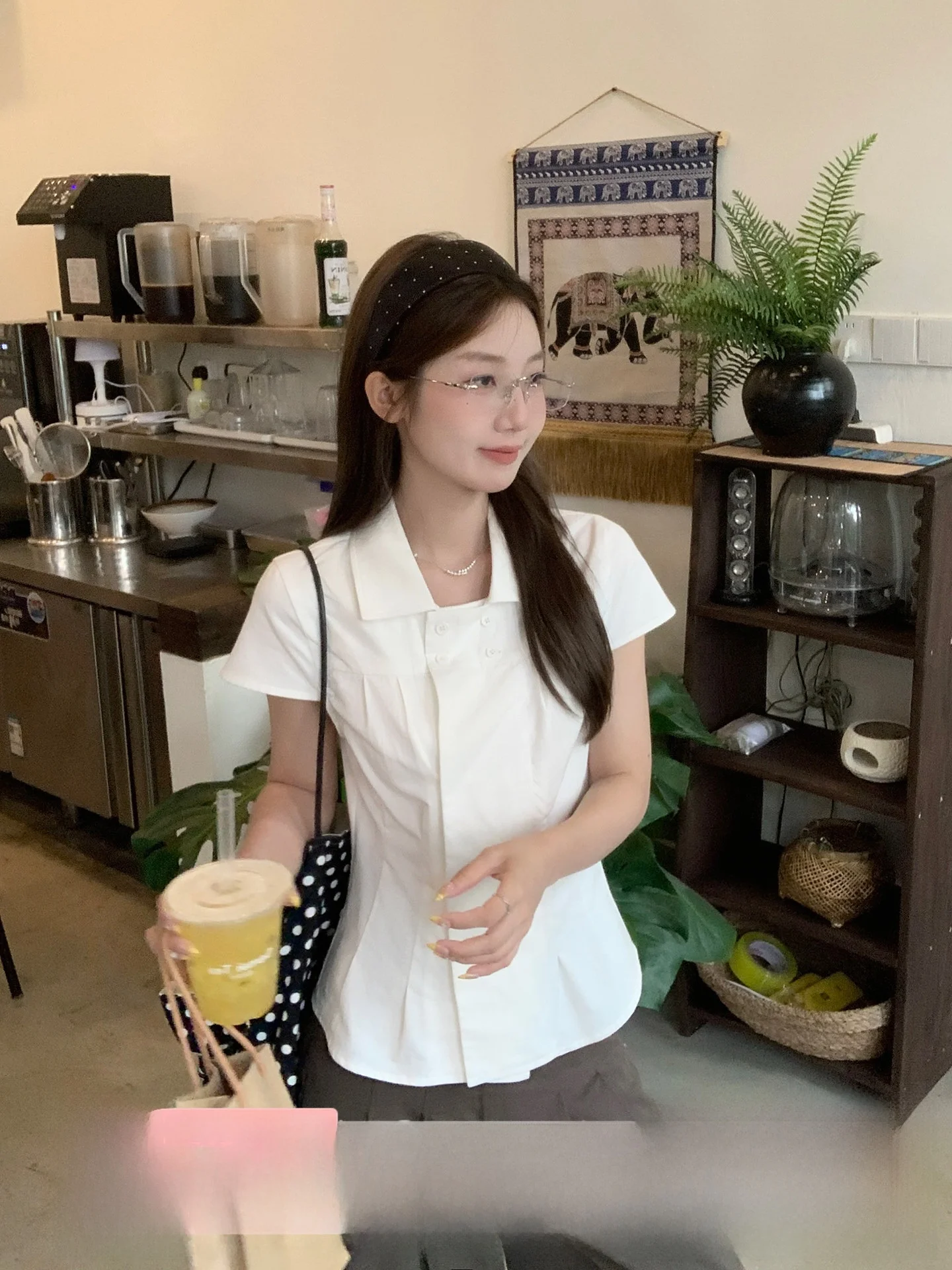 White Neck Short Sleeve Shirt Women's Style Summer Design Sweet Youthful Slimming Shoulder Level Top Casual Cotton Blend
White Neck Short Sleeve Shirt Women's Style Summer Design Sweet Youthful Slimming Shoulder Level Top Casual Cotton Blend