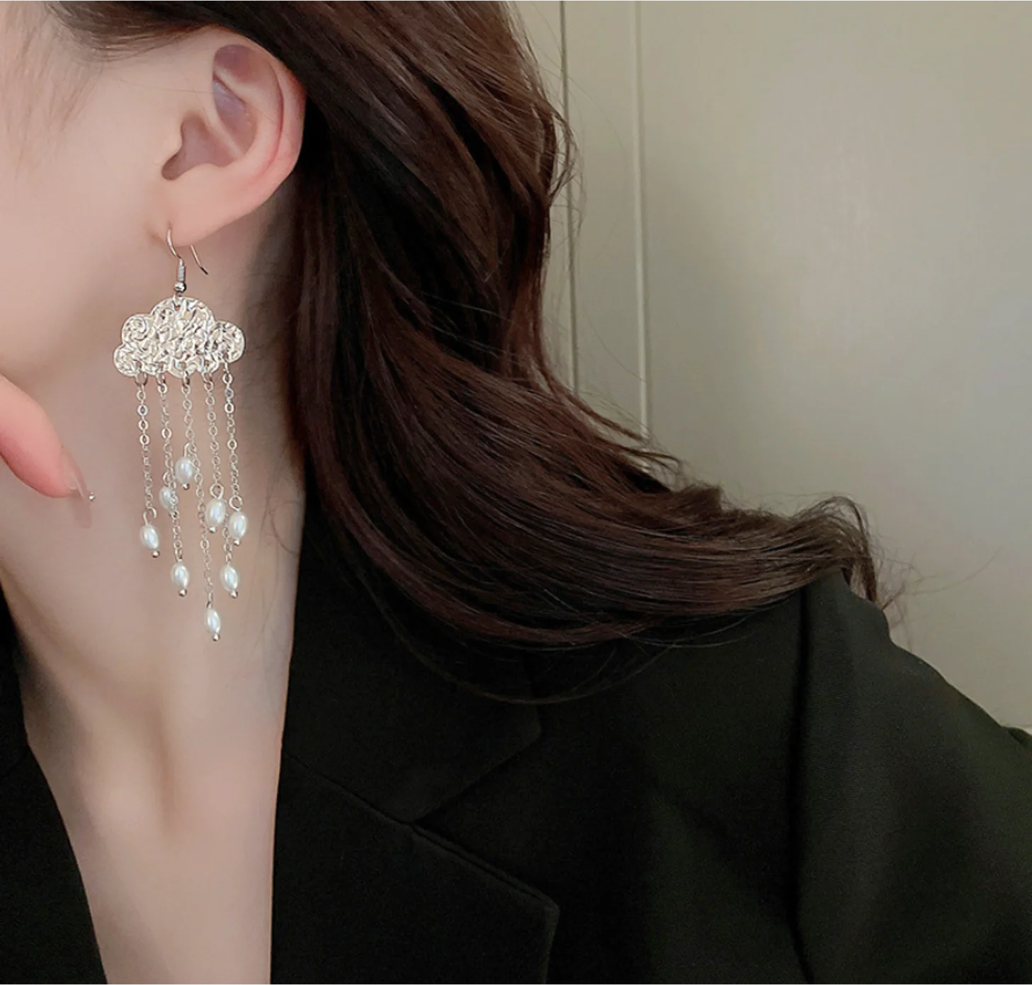2022 new trend Earrings S925 silver needle cloud pearl tassel copper Earrings for women Fashion Jewelry
2022 new trend Earrings S925 silver needle cloud pearl tassel copper Earrings for women Fashion Jewelry
