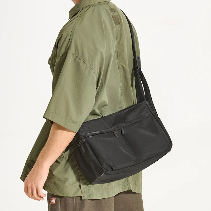 New Large Capacity Unisex Crossbody Shoulder Bag Young Men's Commuting Tote Bag, Foldable Leisure Waterproof Travel Bag
New Large Capacity Unisex Crossbody Shoulder Bag Young Men's Commuting Tote Bag, Foldable Leisure Waterproof Travel Bag