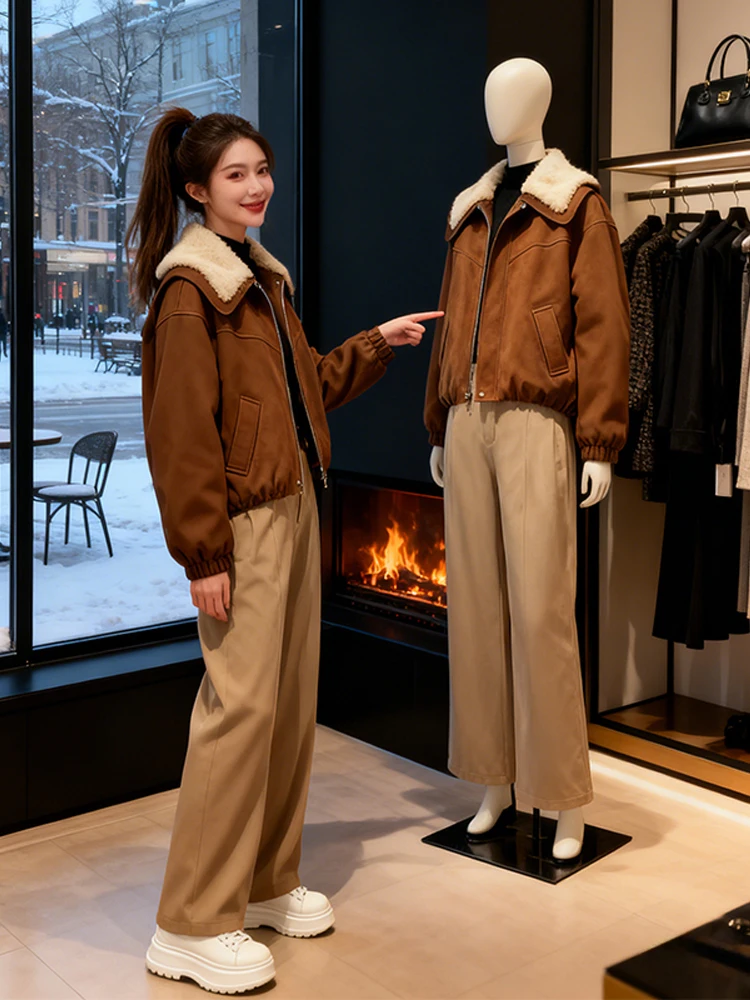 Warm Casual Women's Faion Set with Lamb Fur Collar ort Jaet And Drapey Pants High Waist Loose Fit Spring Collection
Warm Casual Women's Faion Set with Lamb Fur Collar ort Jaet And Drapey Pants High Waist Loose Fit Spring Collection