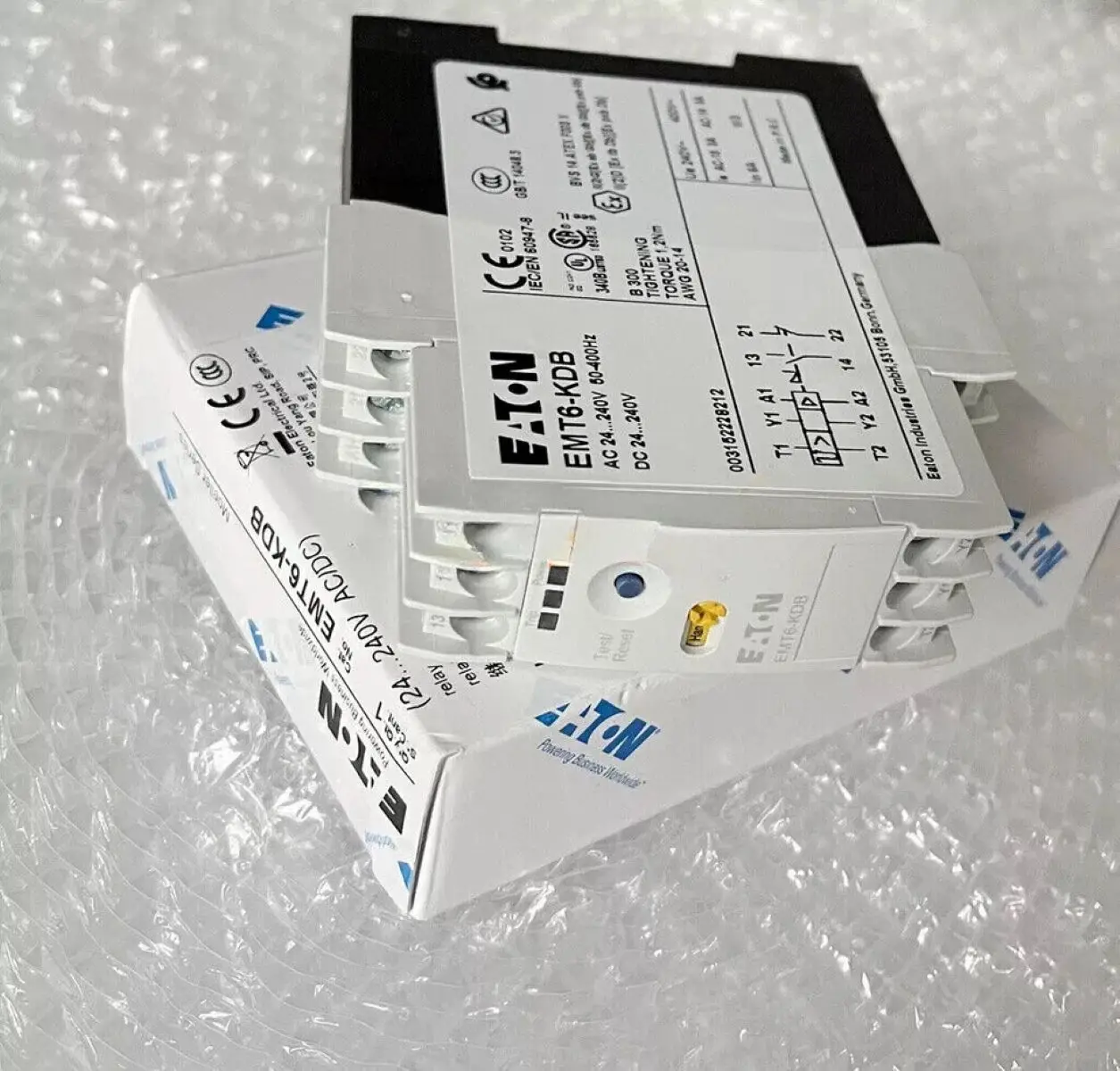 269471 EMT6-KDB - Thermistor overload relay for machine protection, 1N/O+1N/C, 24-240VAC/DC, with reclosing lockout
269471 EMT6-KDB - Thermistor overload relay for machine protection, 1N/O+1N/C, 24-240VAC/DC, with reclosing lockout
