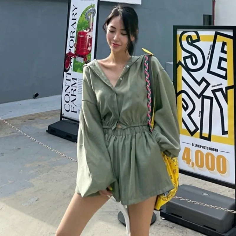Oversized Tencel Sunproof 2 Two Pieces Shorts Set Women Summer Hooded Crop Tops and Elastic High Waist Shorts Matching Set 2025
Oversized Tencel Sunproof 2 Two Pieces Shorts Set Women Summer Hooded Crop Tops and Elastic High Waist Shorts Matching Set 2025