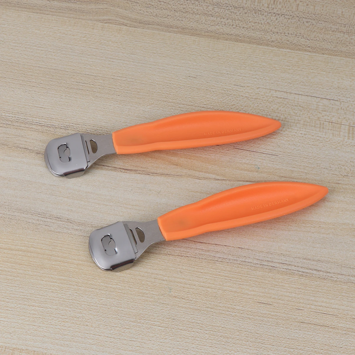 3pcs Foot Callus Shaver Pedicure Cuticle Remover Manual Planer Orange High Quality Durable Handle Efficient Use
3pcs Foot Callus Shaver Pedicure Cuticle Remover Manual Planer Orange High Quality Durable Handle Efficient Use