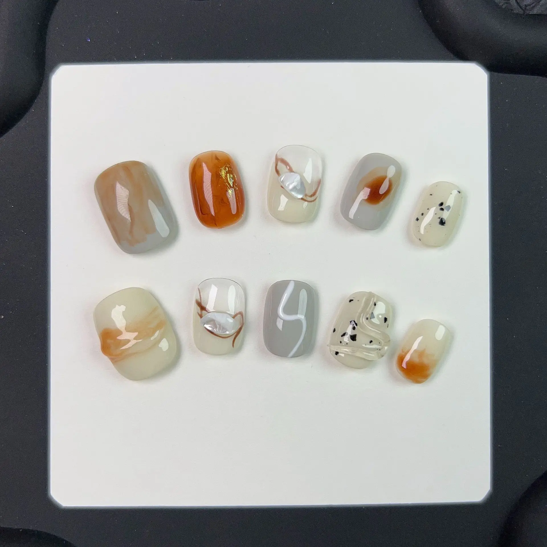 10PCS Amber Gradient Pebble Designs Short Square Round Handmade Press on Nails Simple Sweet Fake Nails Artificial Wearable Nails
10PCS Amber Gradient Pebble Designs Short Square Round Handmade Press on Nails Simple Sweet Fake Nails Artificial Wearable Nails