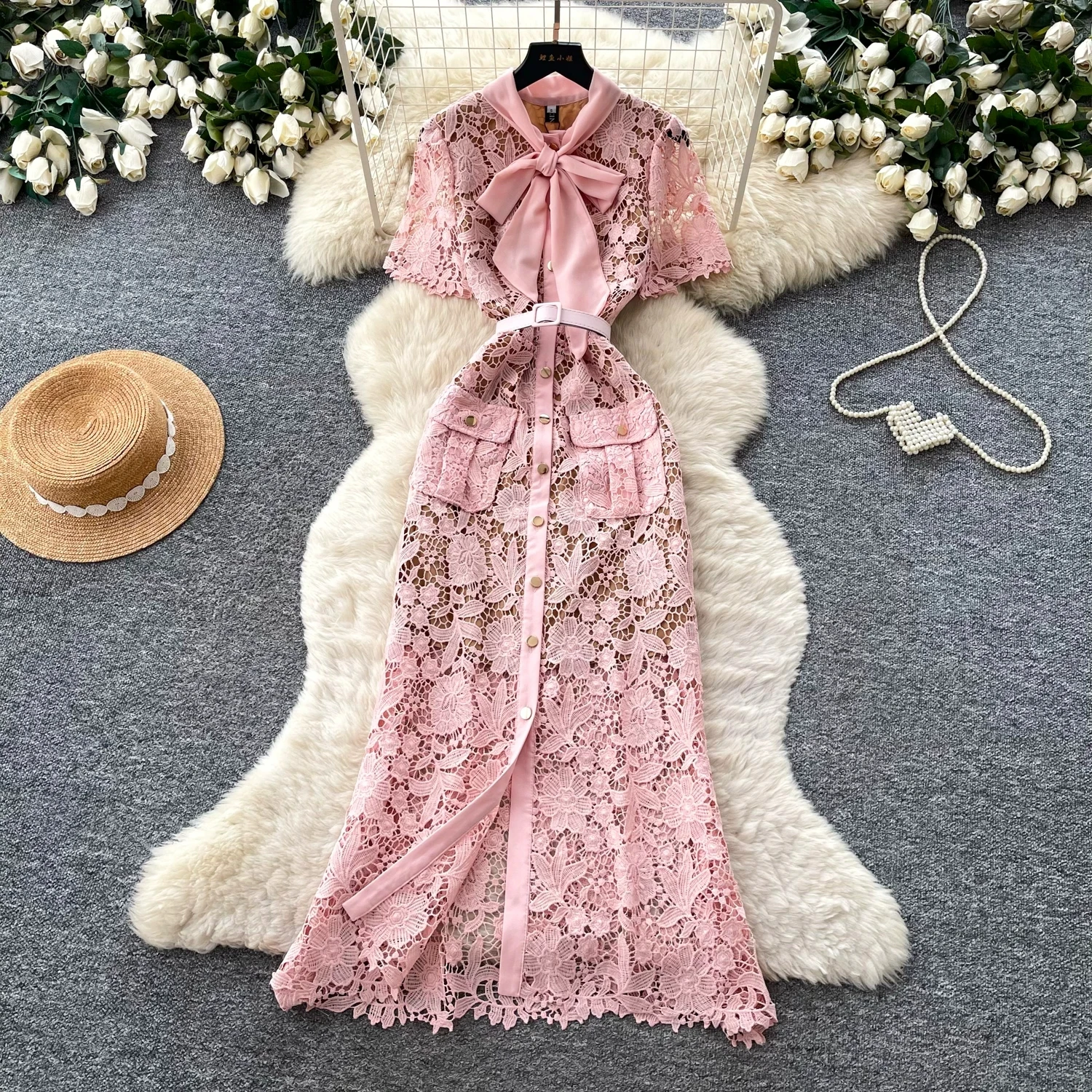 Fashion Bow Tie Neck Crochet Lace Dress Women Single Breasted Pockets Slim Waist Belt Hollow Out Mermaid Dresses Evening Outfits
Fashion Bow Tie Neck Crochet Lace Dress Women Single Breasted Pockets Slim Waist Belt Hollow Out Mermaid Dresses Evening Outfits