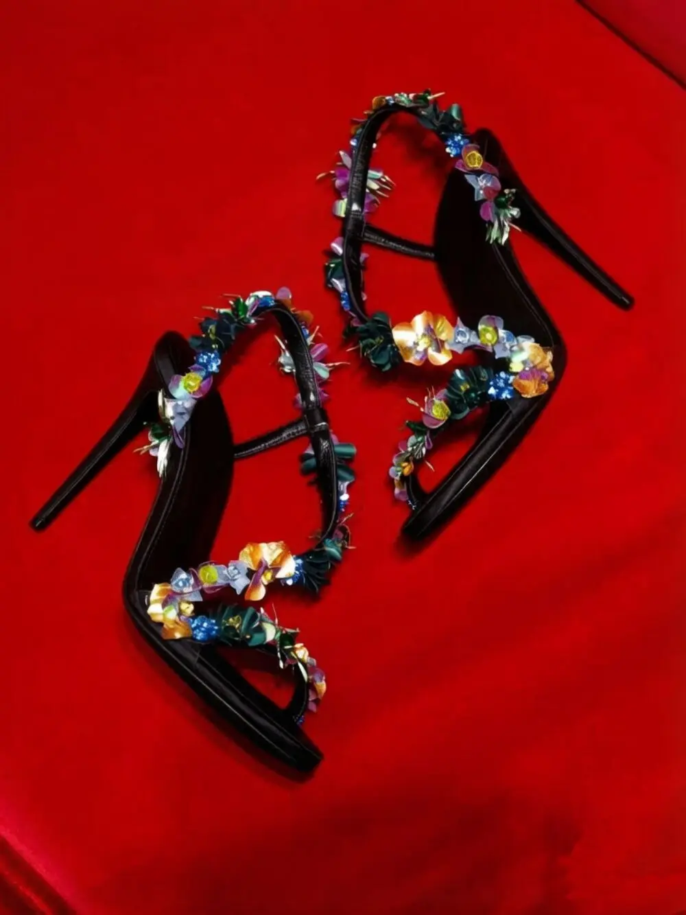 Women’s Black High Heel Sandals Colorful Flower Decoration Elegant Open-Toe Stiletto Heels for Wedding Formal Events
Women’s Black High Heel Sandals Colorful Flower Decoration Elegant Open-Toe Stiletto Heels for Wedding Formal Events