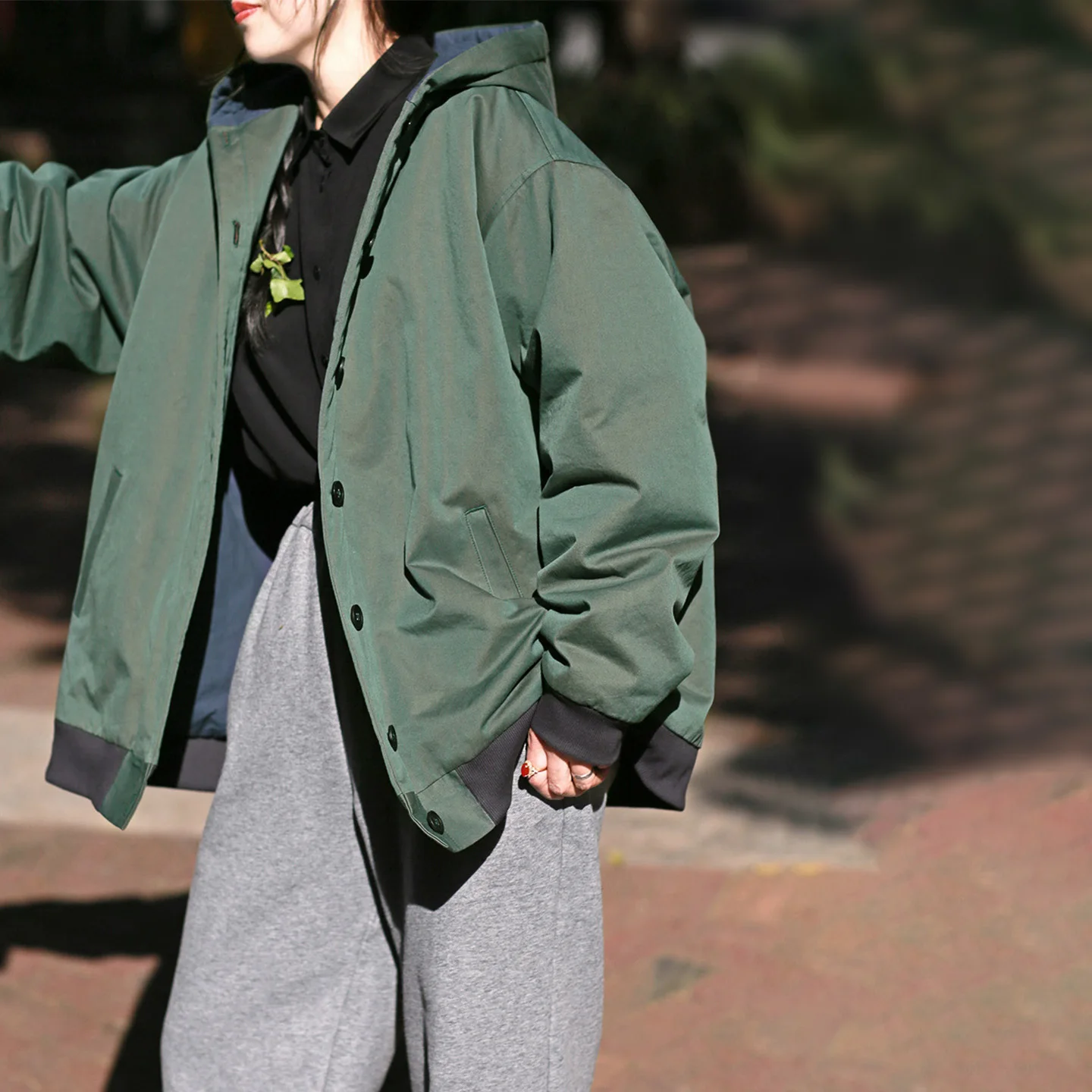 Ретро-куртка из теплого хлопка оригинального дизайна «Нефрит» от Hua Zhi Xing, свободного кроя, с капюшоном, длинными рукавами, в художественном стиле, для повседневной носки
Ретро-куртка из теплого хлопка оригинального дизайна «Нефрит» от Hua Zhi Xing, свободного кроя, с капюшоном, длинными рукавами, в художественном стиле, для повседневной носки