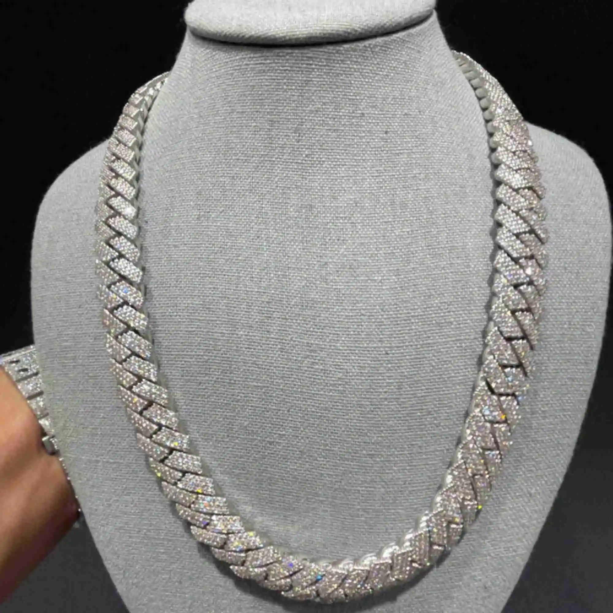 Кубинская цепочка Iced Out 14 мм, Vvs, выращенная в лаборатории бриллиантами, кубинская цепочка с звеньями в стиле хип-хоп, кубинская цепочка Майами, хип-хоп
Кубинская цепочка Iced Out 14 мм, Vvs, выращенная в лаборатории бриллиантами, кубинская цепочка с звеньями в стиле хип-хоп, кубинская цепочка Майами, хип-хоп