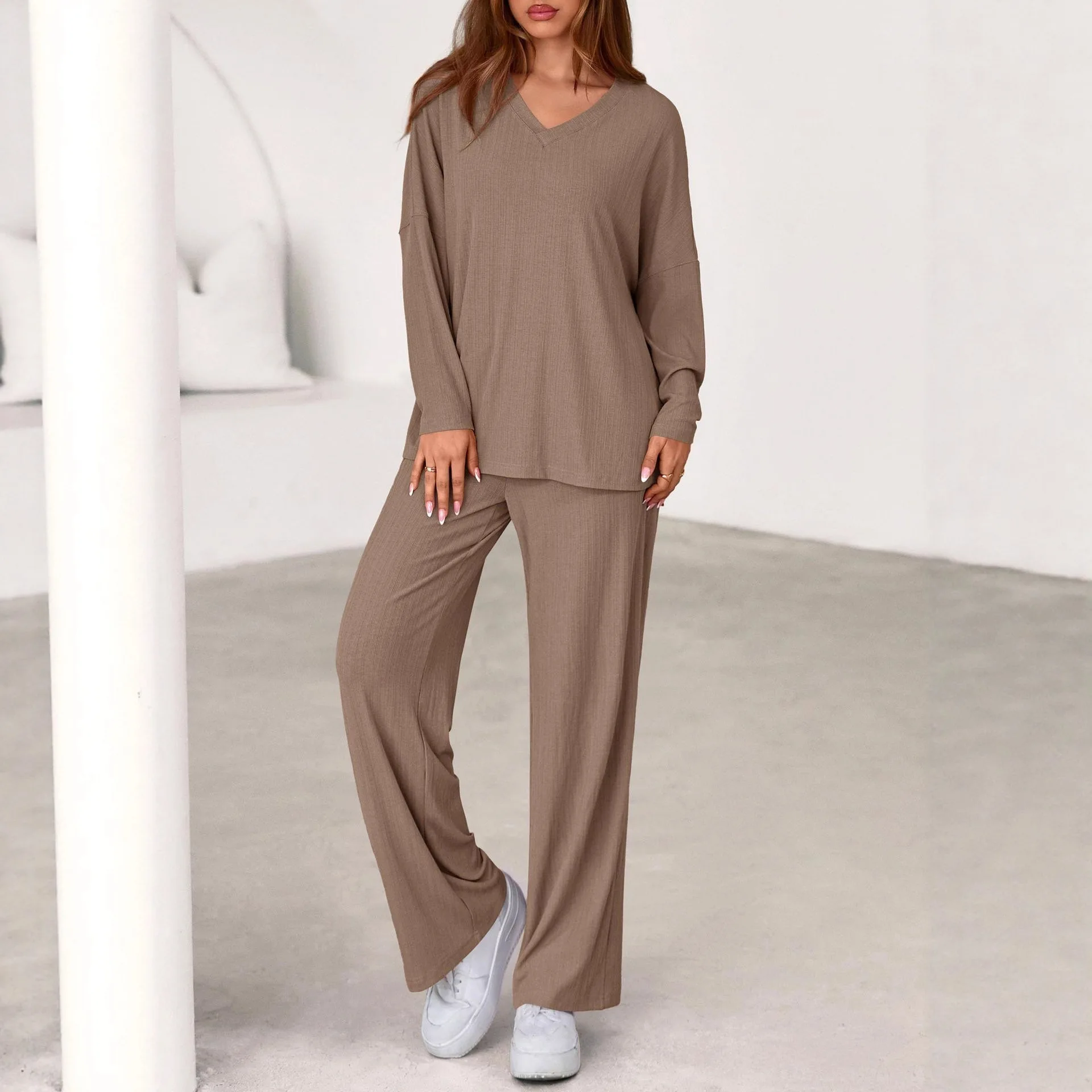 2026 Spring and Autumn New Two-piece Imitation Cotton Casual V-Neck Long Sleeve Loose Pants Suit Women
2026 Spring and Autumn New Two-piece Imitation Cotton Casual V-Neck Long Sleeve Loose Pants Suit Women