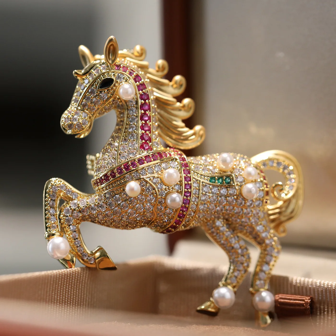 Fashion Jewelry Freshwater Pearl Cubic Zircon Horse Brooch
Fashion Jewelry Freshwater Pearl Cubic Zircon Horse Brooch