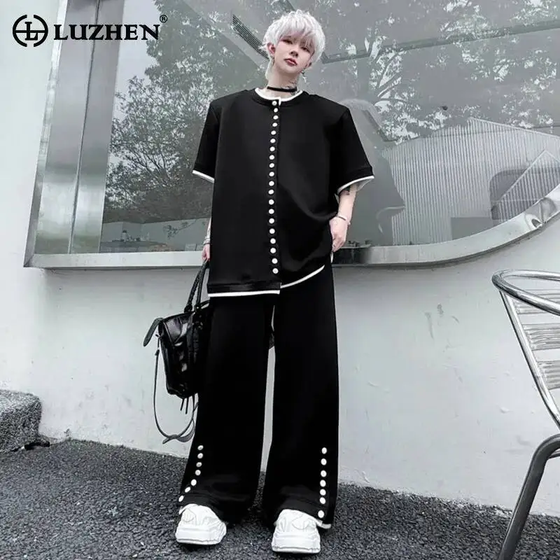 LUZHEN Men's 2026 Contrast New Color Two-piece Buttoned Sets Shoulder Pad Short Sleeve Shirts Loose Straight Casual Pants JY7323
LUZHEN Men's 2026 Contrast New Color Two-piece Buttoned Sets Shoulder Pad Short Sleeve Shirts Loose Straight Casual Pants JY7323