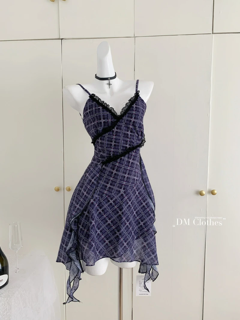 Bomon Elegant French Print Plaid Spring New Women's Halter Dress Romantic Lace Patchwork Sleeveless Halter Lace Irregular Dress
Bomon Elegant French Print Plaid Spring New Women's Halter Dress Romantic Lace Patchwork Sleeveless Halter Lace Irregular Dress