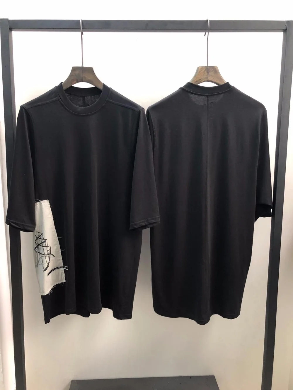 Men T Shirt 100%Cotton Gothic Style Men's Clothing Oversize Tops Tees Summer Women Tees Black T Shirt
Men T Shirt 100%Cotton Gothic Style Men's Clothing Oversize Tops Tees Summer Women Tees Black T Shirt
