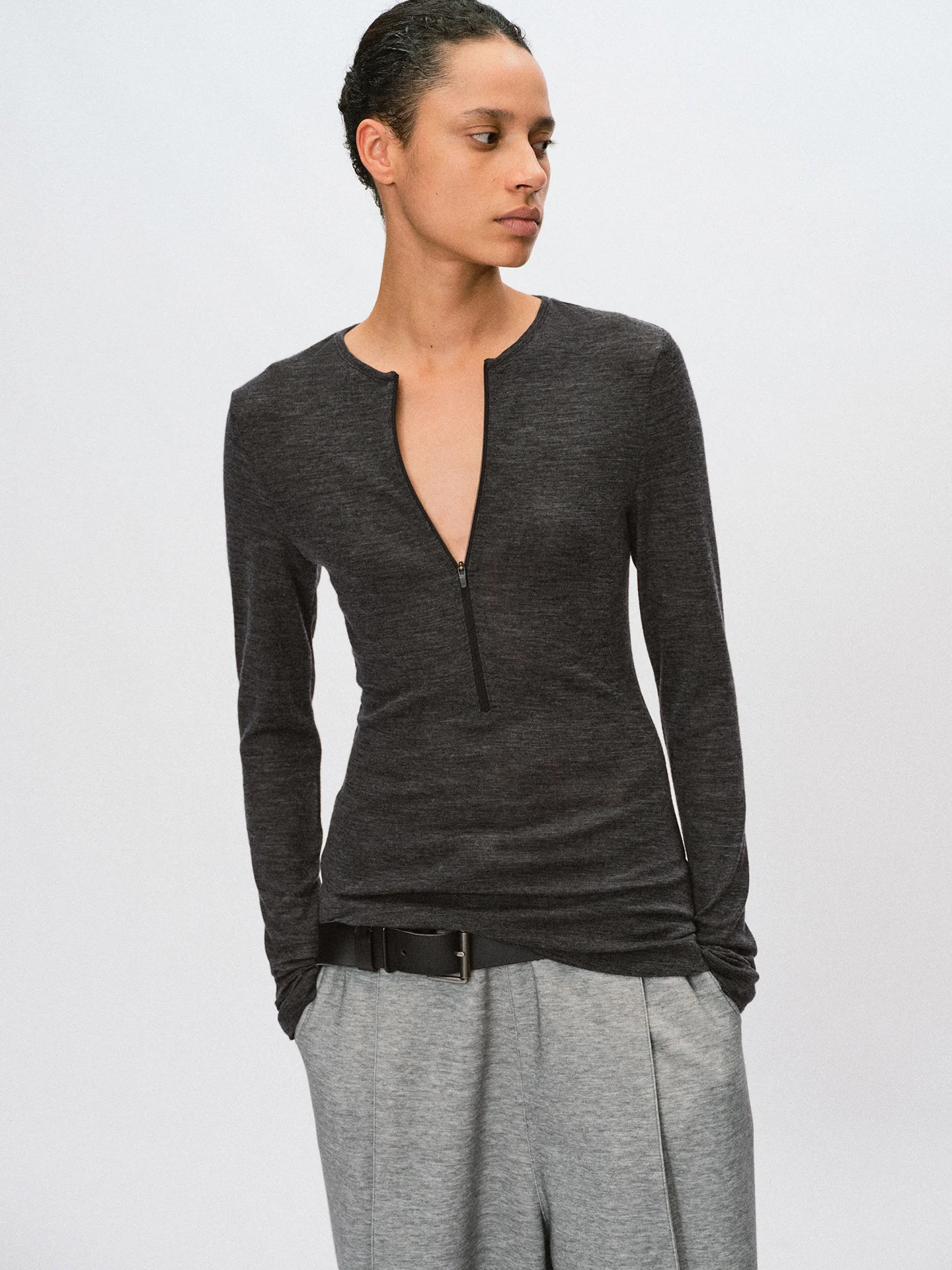 Женская шерстяная футболка Liegee с молнией, глубоким V-образным вырезом, повседневного кроя, с длинным рукавом, летняя, модная, удобная, дышащая, цветная
Женская шерстяная футболка Liegee с молнией, глубоким V-образным вырезом, повседневного кроя, с длинным рукавом, летняя, модная, удобная, дышащая, цветная