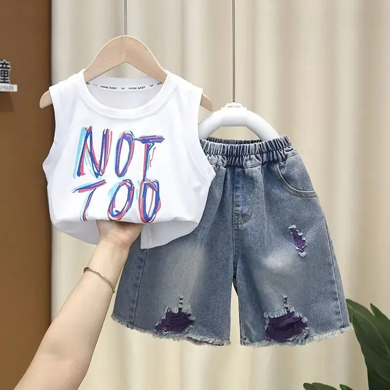 Boys Summer Clothing Set New Fashion Children's Baby Sleeveless Thin Tank Top T-shirt Denim Shorts Two piece Set
Boys Summer Clothing Set New Fashion Children's Baby Sleeveless Thin Tank Top T-shirt Denim Shorts Two piece Set