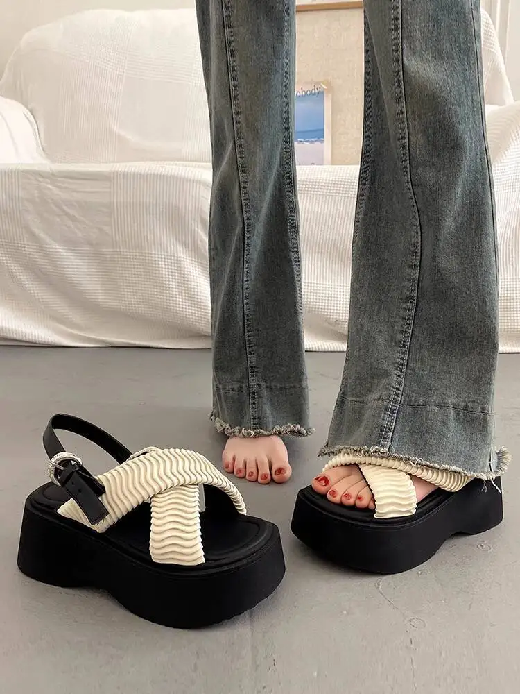 2025 Summer New Korean Style Women's Gorgeous Sandals Thick Sole Elevator Wedge Roman Shoes High End for Skirts Outdoor Wear
2025 Summer New Korean Style Women's Gorgeous Sandals Thick Sole Elevator Wedge Roman Shoes High End for Skirts Outdoor Wear