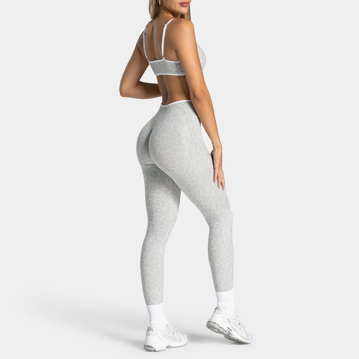 Leopard Print Yoga Bra & Long Pants Set Women High Elastic Breathable Quick Dry Seamless Sports Activewear 2Pcs Gym Fitness Work
Leopard Print Yoga Bra & Long Pants Set Women High Elastic Breathable Quick Dry Seamless Sports Activewear 2Pcs Gym Fitness Work