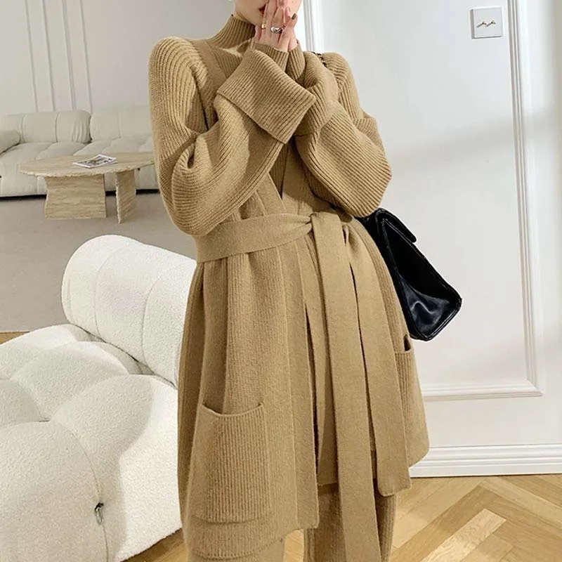 Designer Lace Up Half High Neck 3 Piece Knitted Sets Autumn or Winter Temperament Commuting Wide Leg Pants Cardigan Sweater Sets
Designer Lace Up Half High Neck 3 Piece Knitted Sets Autumn or Winter Temperament Commuting Wide Leg Pants Cardigan Sweater Sets