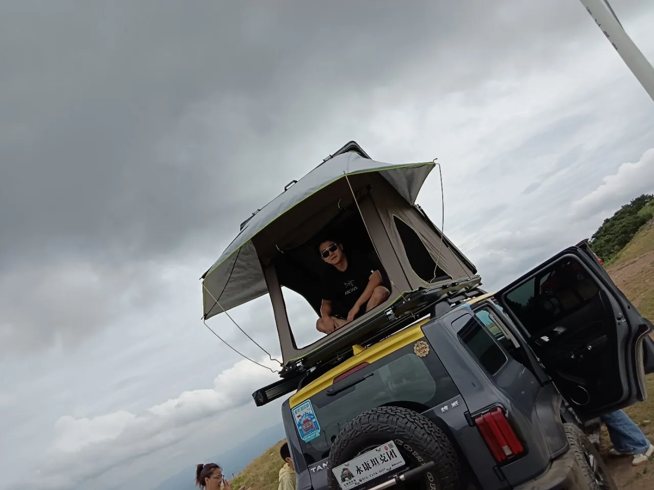 Высококачественная палатка из алюминиевого сплава для кемпинга с твердым корпусом, сверхлегкая, ультратонкая, высокопрочная, быстрооткрывающаяся, автоматическая гидравлическая палатка на крыше
Высококачественная палатка из алюминиевого сплава для кемпинга с твердым корпусом, сверхлегкая, ультратонкая, высокопрочная, быстрооткрывающаяся, автоматическая гидравлическая палатка на крыше